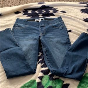 Medium wash jeggings